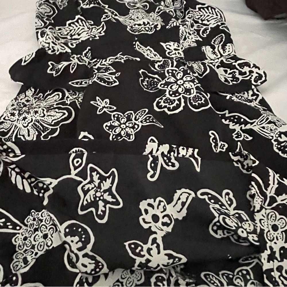American Eagle Black & White Floral Peplum Dress Size 4 - Picture 14 of 15